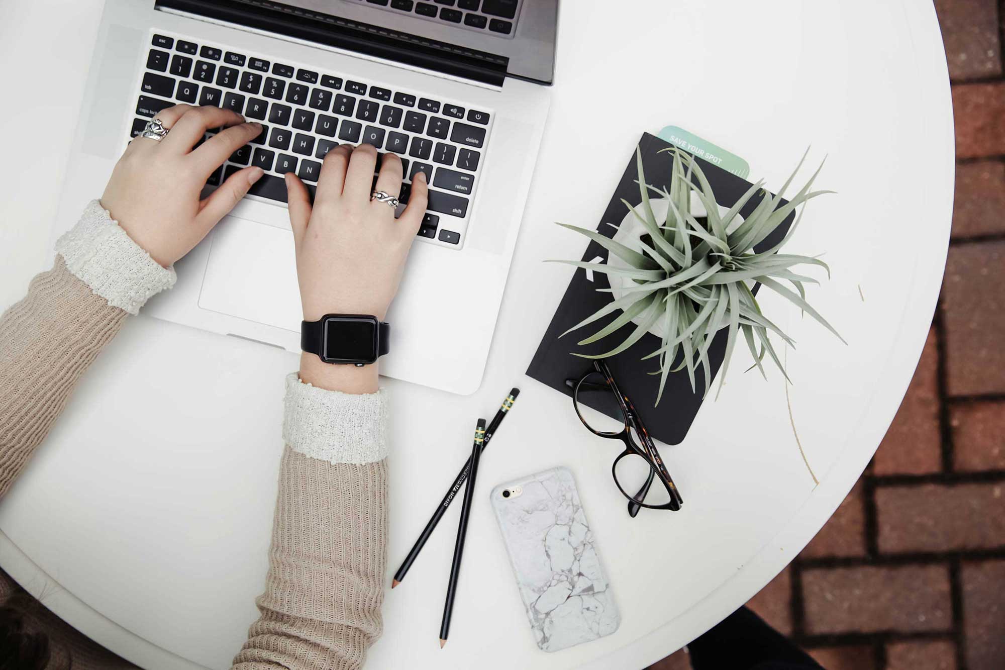 5 Reasons Why Every Consultant Desperately Needs a Personal Website